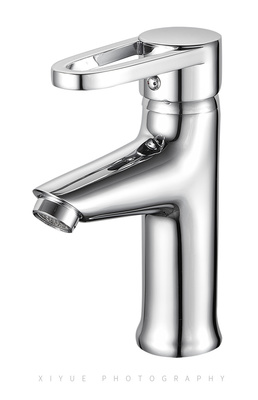 金屬之光 衛浴五金產品的白底質感攝影藝術